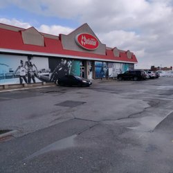 National Sports - Concord - Not much parking but enough for the customers they get