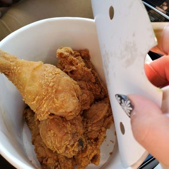 Jollibee - 6 piece - Fast Food Near Me - Edison, New Jersey