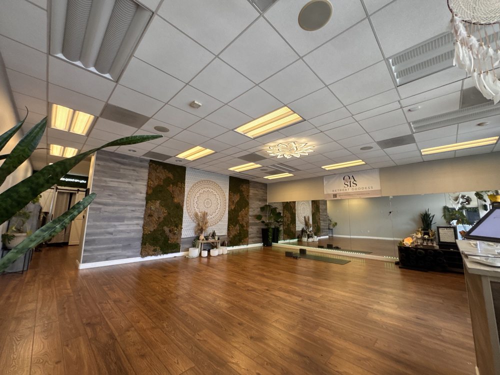 Oasis Wellness Collective Logo