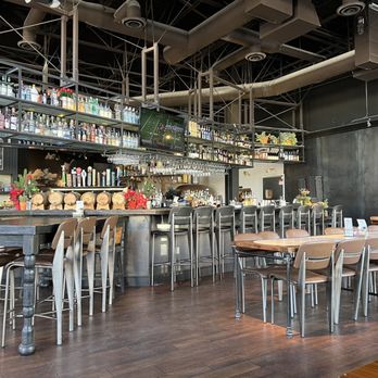 Settebello Pizzeria Napoletana - Nice bar area - Pizza Near Me - Oxnard, California