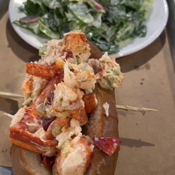 Smoke House - SIGNATURE LOBSTER ROLL - Barbeque Near Me - Newport, Rhode Island