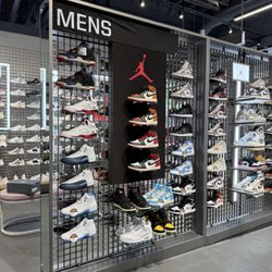 JD Sports - Mens Shoes