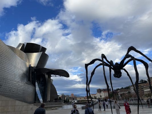 Guggenheim Museum Bilbao by null