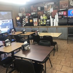DJ's Gas & Grocery - Dining area