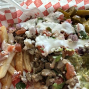 Tacos Al Vapor El Sebas - Undercooked carne asada fries - Food Trucks Near Me Tacos Al Vapor El Sebas - Undercooked carne asada fries - Food Trucks Near Me