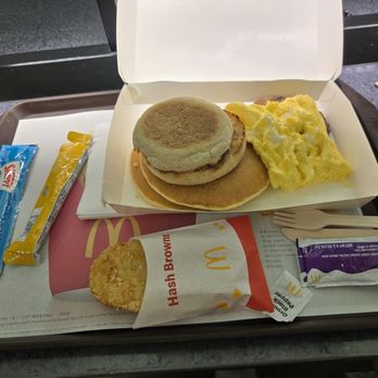 麥當勞 - Deluxe breakfast - Burgers Near Me - Hong Kong, HK