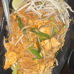 Pad Thai with chicken