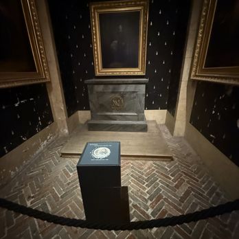 Musée de la Conciergerie - Photo 7: Marie Antoinette's cell - Museums Near Me - Paris, 75 Musée de la Conciergerie - Photo 7: Marie Antoinette's cell - Museums Near Me - Paris, 75