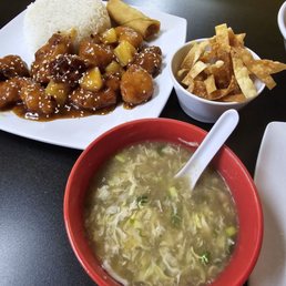 Cup of egg drop soup with wonton & sesame chicken Cup of egg drop soup with wonton & sesame chicken