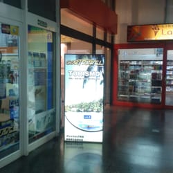Cortravel - Casi al fondo de la Galería está la Agencia