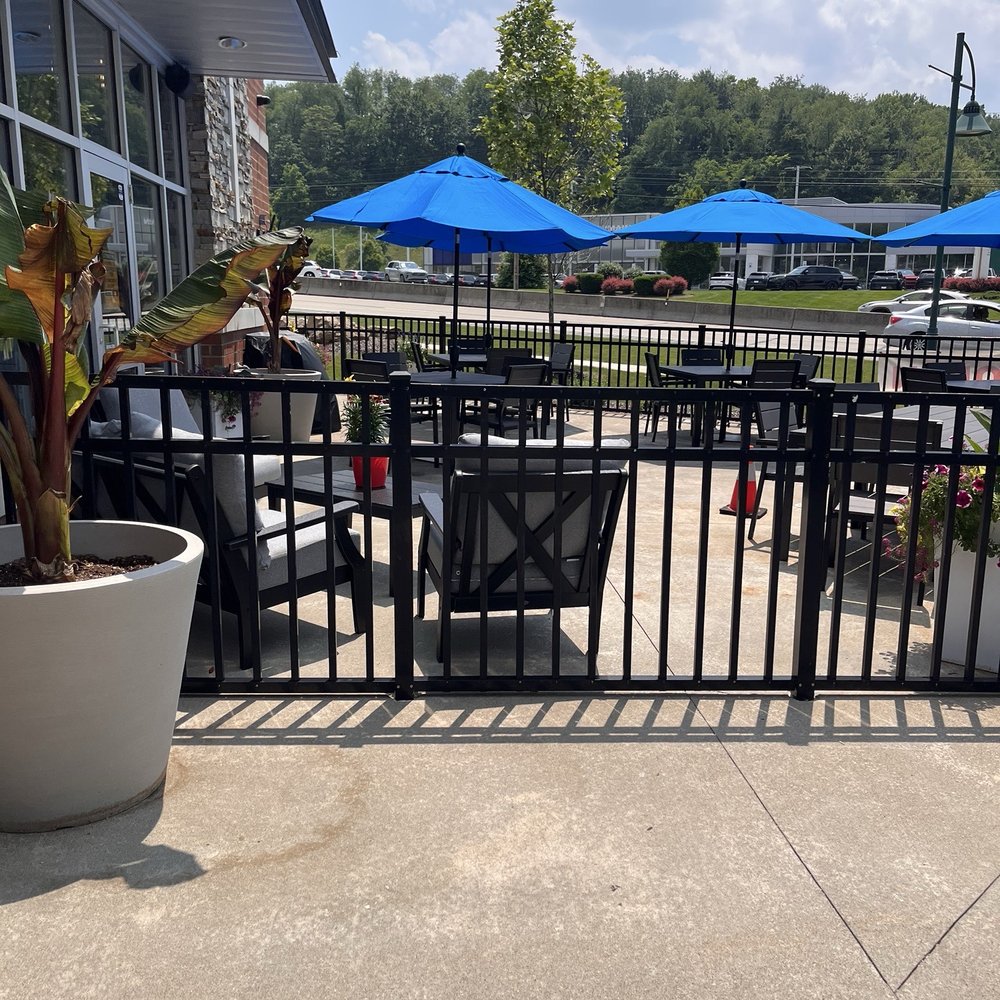 OZone Bar and Grill - Outdoor seating - Burgers Near Me - Warrendale, Pennsylvania