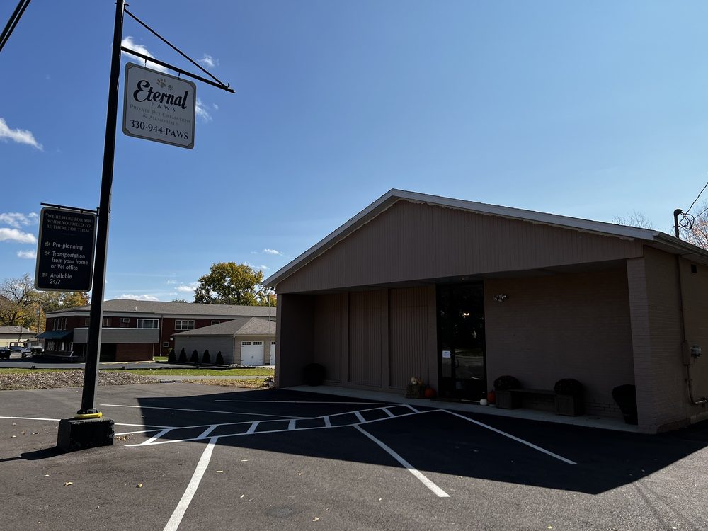 ETERNAL PAWS Updated August 2024 20 Photos 3102 Wadsworth Rd