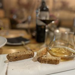 Brandolino - Vino santo & biscotti.