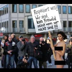 C'est La Vie Nails - C’est La Vie Nails hires sexual predators!