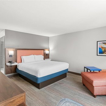 Hampton Inn & Suites Peru - Guest room - Hotels Near Me - Peru, Illinois Hampton Inn & Suites Peru - Guest room - Hotels Near Me - Peru, Illinois