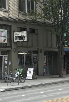 Edge of the Circle Books