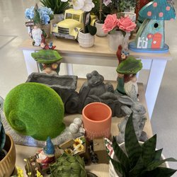 Beall's Outlet - Home decor
