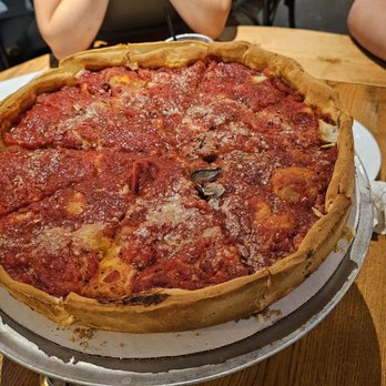 Giordano's - 14" deep dish pizza - Pizza Near Me - Chicago, Illinois Giordano's - 14" deep dish pizza - Pizza Near Me - Chicago, Illinois