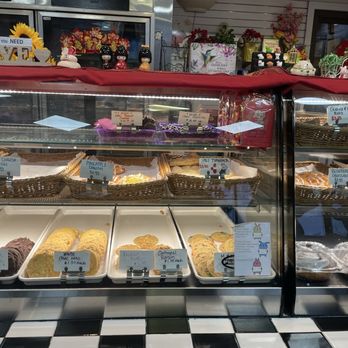 Phoenix Bakery - Pastry display case 15 minutes before closing - Bakeries Near Me - Los Angeles, California Phoenix Bakery - Pastry display case 15 minutes before closing - Bakeries Near Me - Los Angeles, California