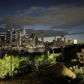 Brooklyn Heights Promenade - DT NYC waterfront view at night time - Parks Near Me - Brooklyn, New York Brooklyn Heights Promenade - DT NYC waterfront view at night time - Parks Near Me - Brooklyn, New York