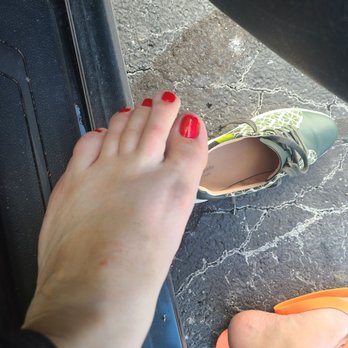 Best Nail and Spa - Horrible paint job - Nail Salons Near Me - Indianapolis, Indiana