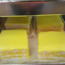 Aiavolasiti's Bakery - Doberge' Square!