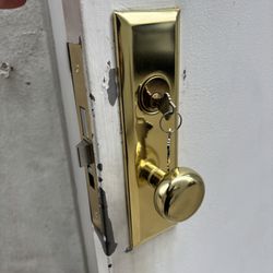 Affordable Locksmith Queens - Install mortise lock set
