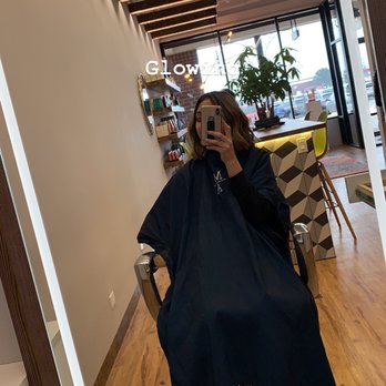Marek Ashley Salon - Waiting on my hair stylist - Hair Salons Near Me - Wheaton, Illinois