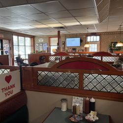 Dom's Broad St Eatery - Inside