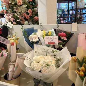 GIWA - Flower store inside - Breakfast & Brunch Near Me - Santa Clara, California GIWA - Flower store inside - Breakfast & Brunch Near Me - Santa Clara, California