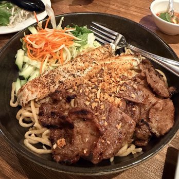 Que Viet - Garlic Noodles with Sea Bass Fish Fillet and Grilled Pork - Vietnamese Near Me - San Francisco, California