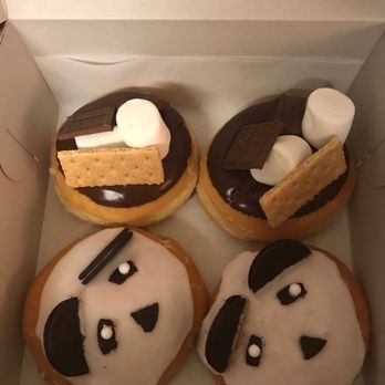 Foster's Donuts - These are some of the amazing doughnuts! - Donuts Near Me - Chatsworth, California Foster's Donuts - These are some of the amazing doughnuts! - Donuts Near Me - Chatsworth, California