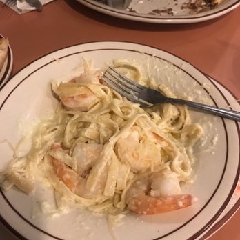 Coral Cafe - Fettuccine Alfredo whit shrimp. - American Near Me - Burbank, California