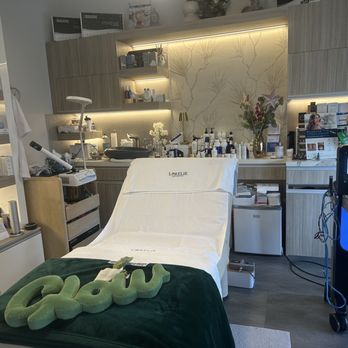 1. Lorelie Salon & Spa Suites