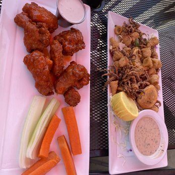 Wence's - Wings and calamari - New American Near Me - Pleasant Hill, California