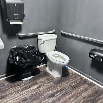 Bar515 Cocktails & Tapas - Bathroom - New American Near Me - Pace, Florida