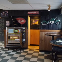 Shamrock Cafe - Retro