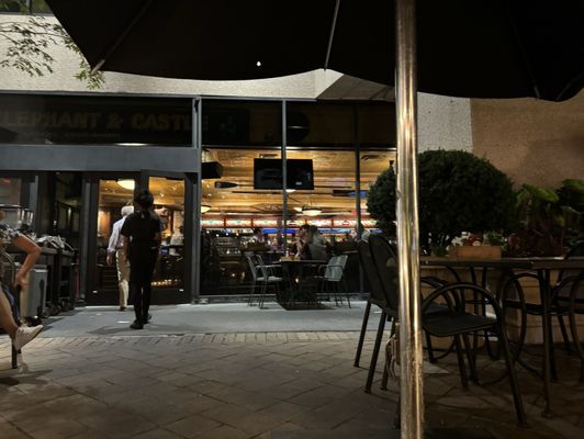 Elephant & Castle by null