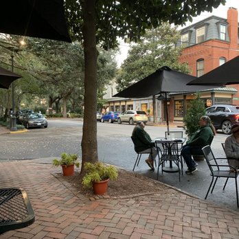 Six Pence Pub - Outside seating - Pubs Near Me - Savannah, Georgia