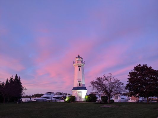 BUFFALO LAUNCH CLUB - Updated June 2024 - 25 Photos - 503 E River Rd