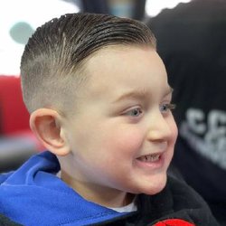 Dandedeville Barber And Beauty