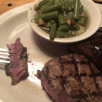 Texas Roadhouse - Filet med rare - Barbeque Near Me - Rosenberg, Texas