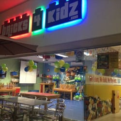 Bricks 4 Kidz - Exterior de la tienda