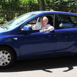 Koolicar - client avec sa voiture de location