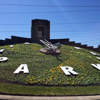 Niagara Day Tour - The Flower Clock - but not many flowers to see in April. - Tours Near Me - Toronto, Ontario Niagara Day Tour - The Flower Clock - but not many flowers to see in April. - Tours Near Me - Toronto, Ontario