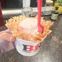 Baskin Robbins - The Sunday done by the first worker