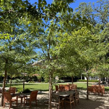 Cakebread Cellars - The outdoor courtyard - Wineries Near Me - Rutherford, California Cakebread Cellars - The outdoor courtyard - Wineries Near Me - Rutherford, California