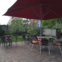 Cafe Tilia - Außen sitzt es sich gemütlich.
