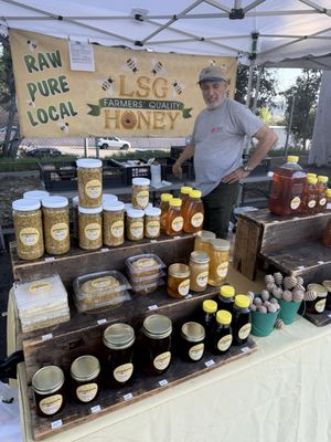 Sherman Oaks Farmers Market by null