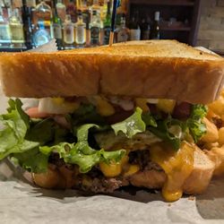 Alley Cat Lounge - Cat burger